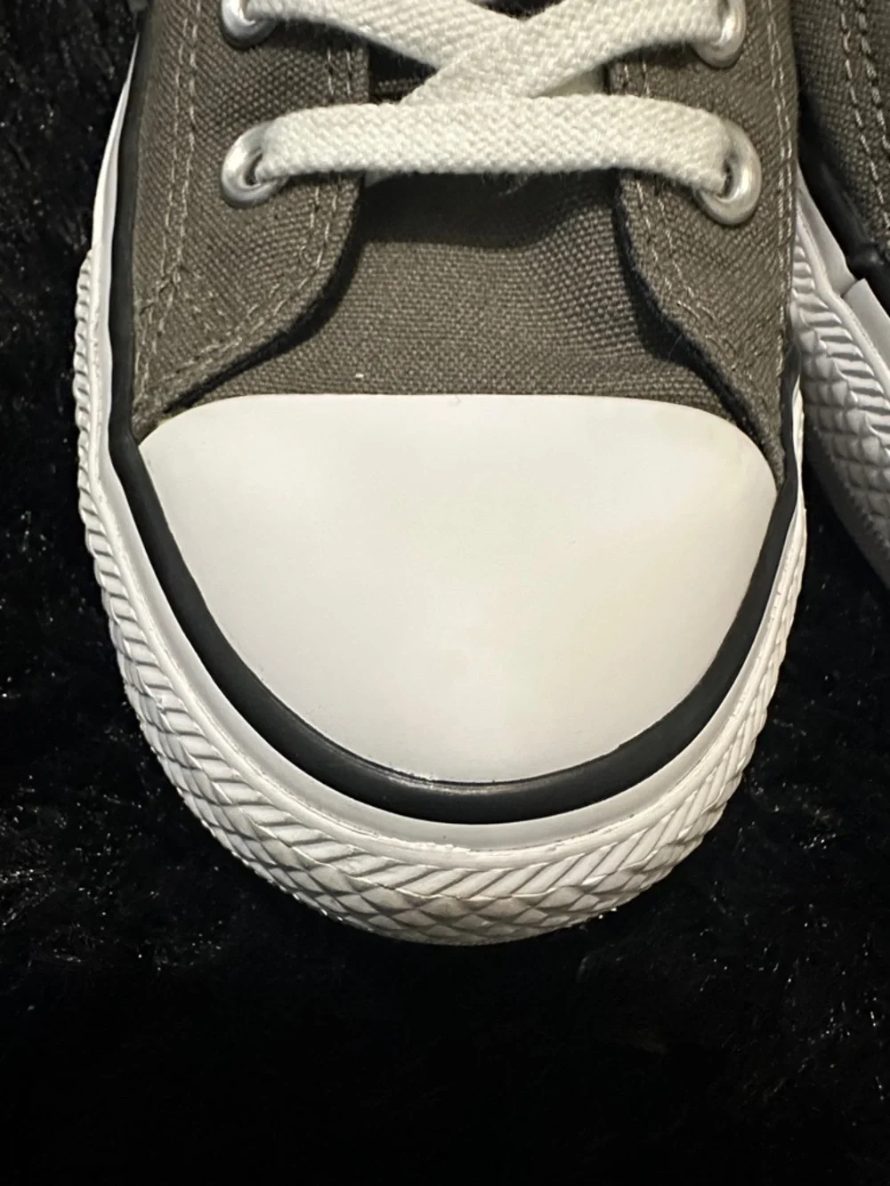 Converse Chuck Taylor’s shoreline Low Top Canvas Sneakers in Gray with White Toe - Picture 3 of 6